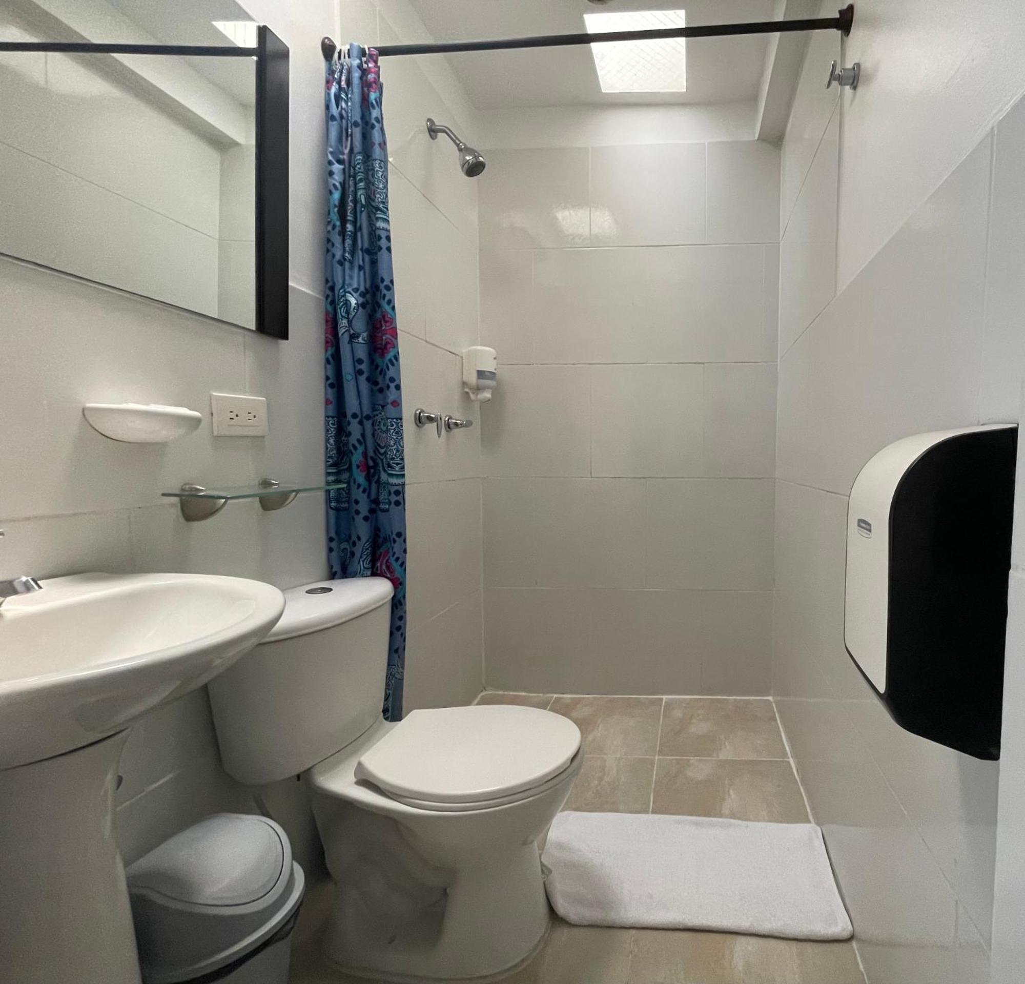 Hostal Lleras Calle 8 Medellin Luaran gambar