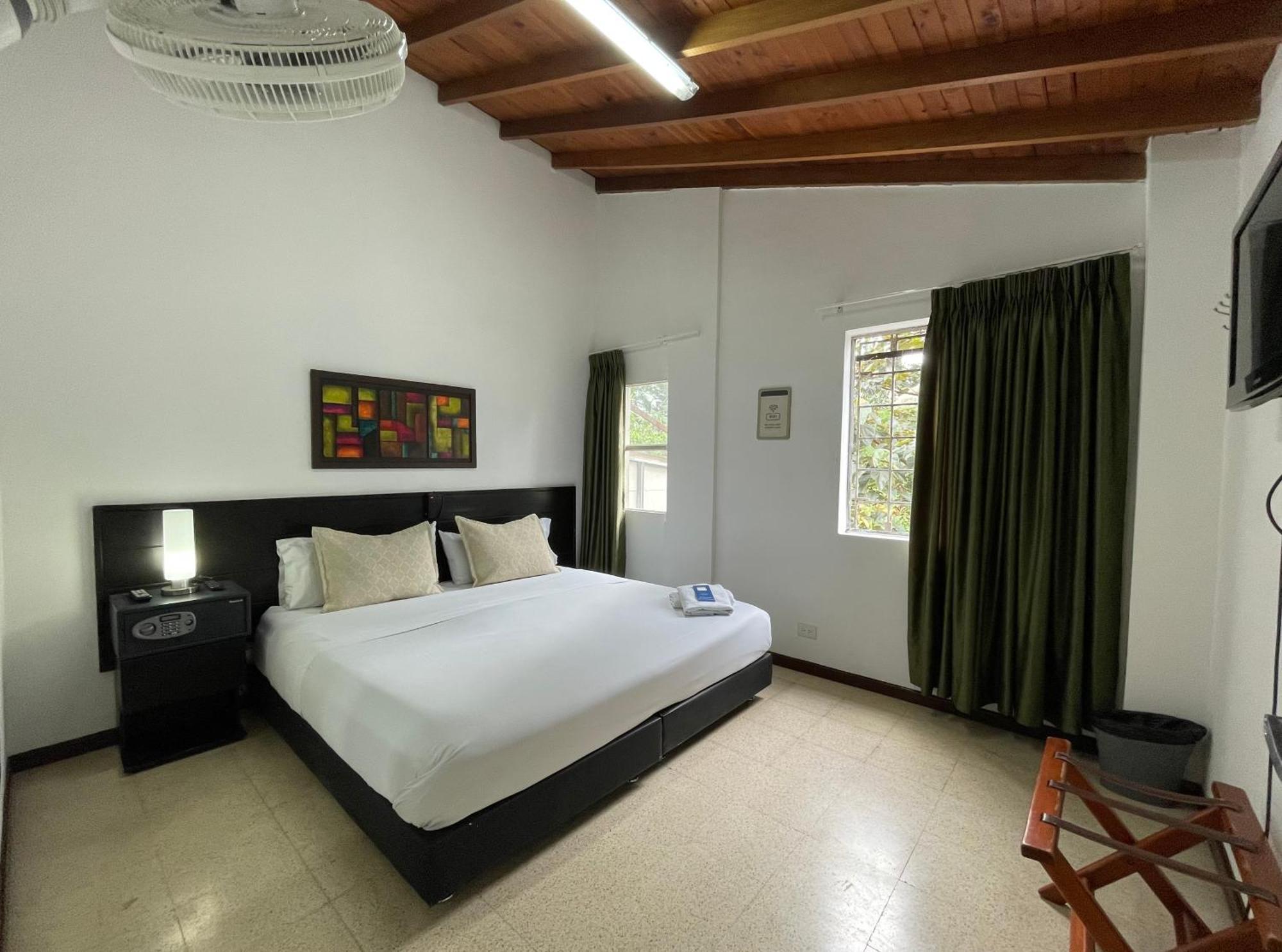 Hostal Lleras Calle 8 Medellin Luaran gambar